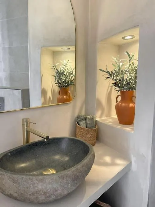 Au Coeur Du Vieil Antibes A 200M Des Plages, Superbe Studio